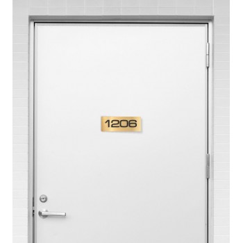 Plaque de numéro de porte intérieure en relief 3D, noir sur fini or brossé