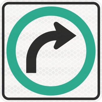 Panneau de virage à droite obligatoire